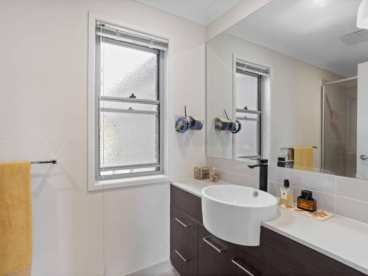 1 Belongil Street, Pacific Pines - Thumbnail 9