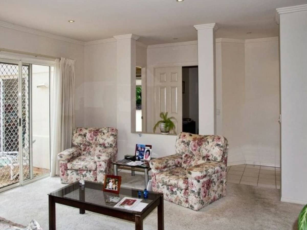 24 Abby Crescent, ASHMORE - Thumbnail 12