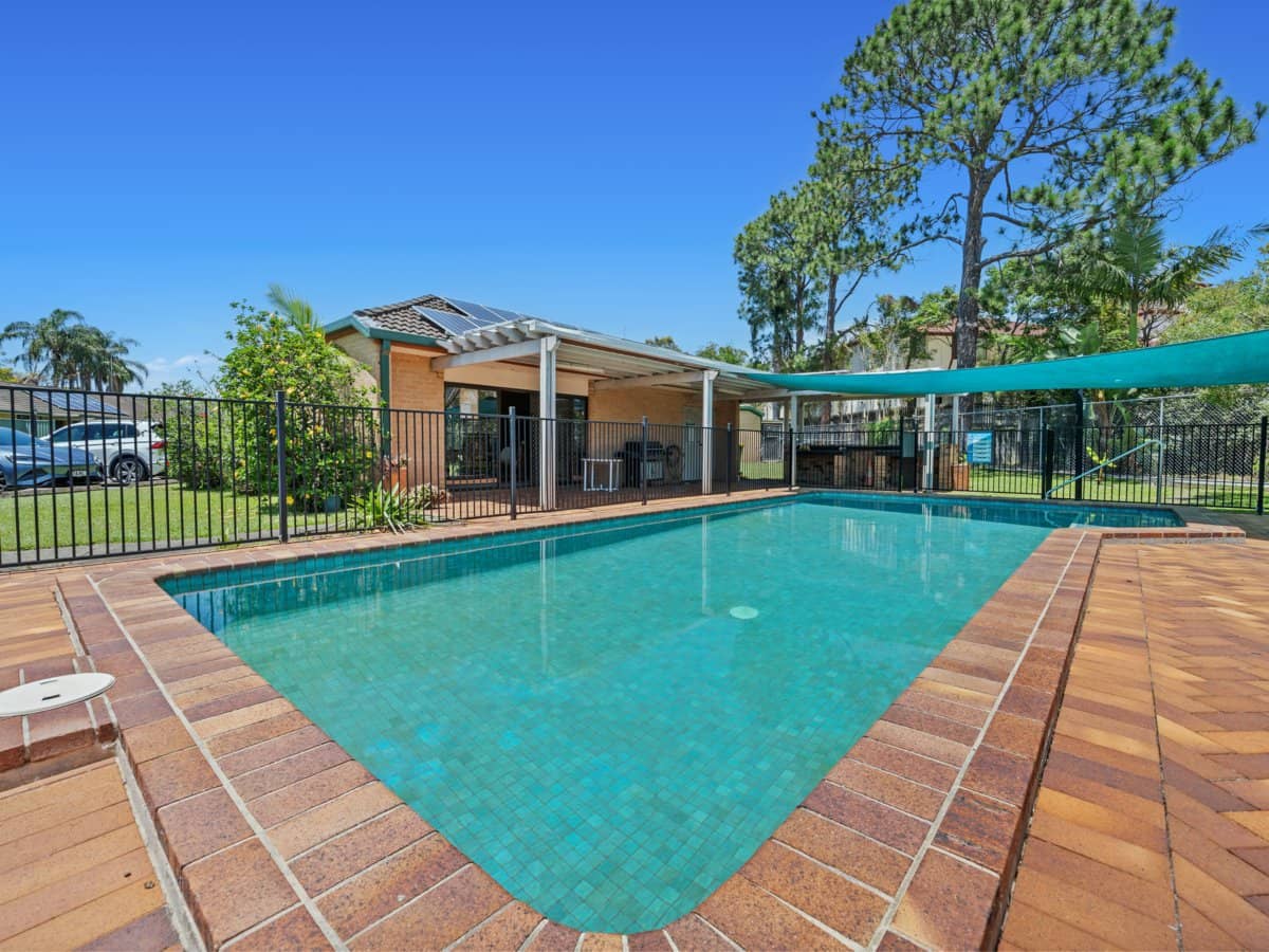 30 Patura Drive, ASHMORE - Thumbnail 1
