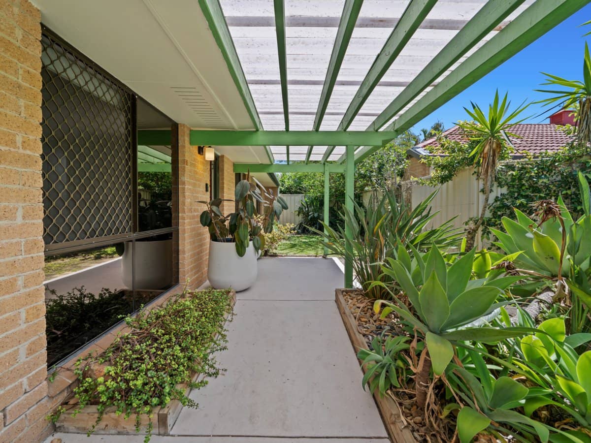 30 Patura Drive, ASHMORE - Thumbnail 4