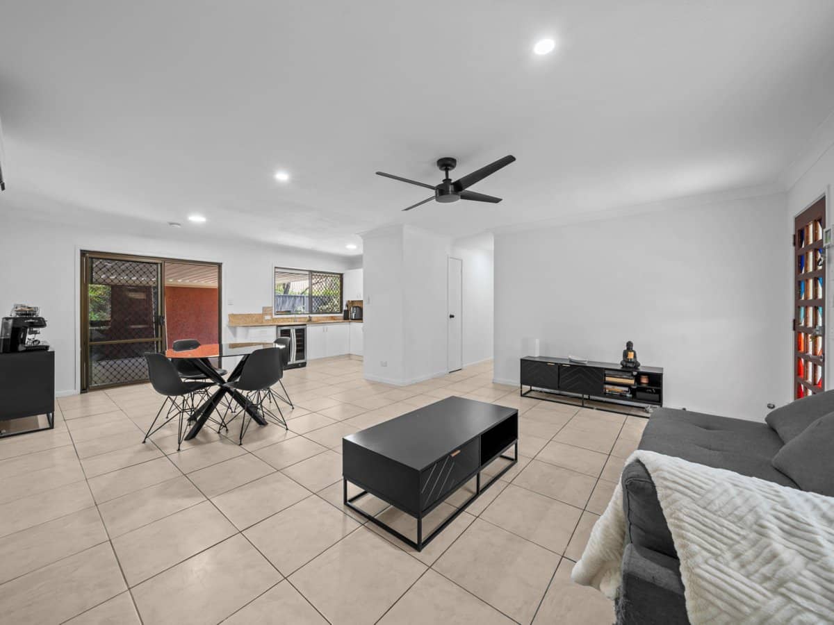 30 Patura Drive, ASHMORE - Thumbnail 7