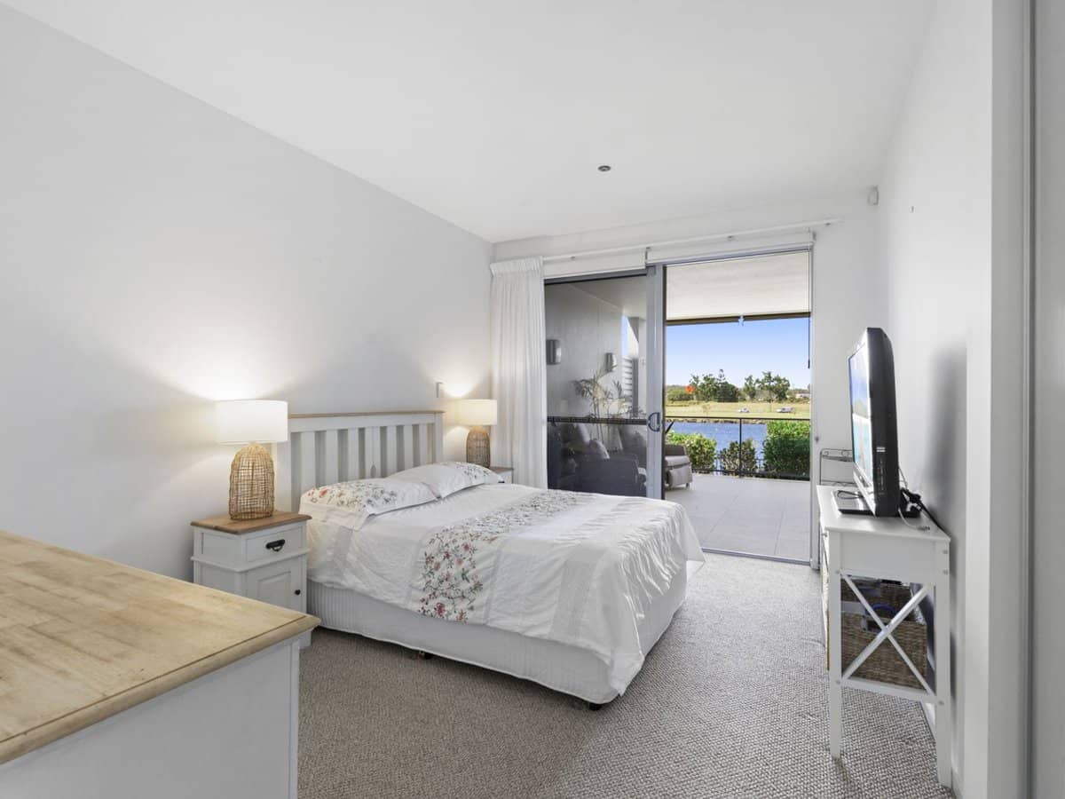 5055 Emerald Island Drive, Carrara - Thumbnail 6