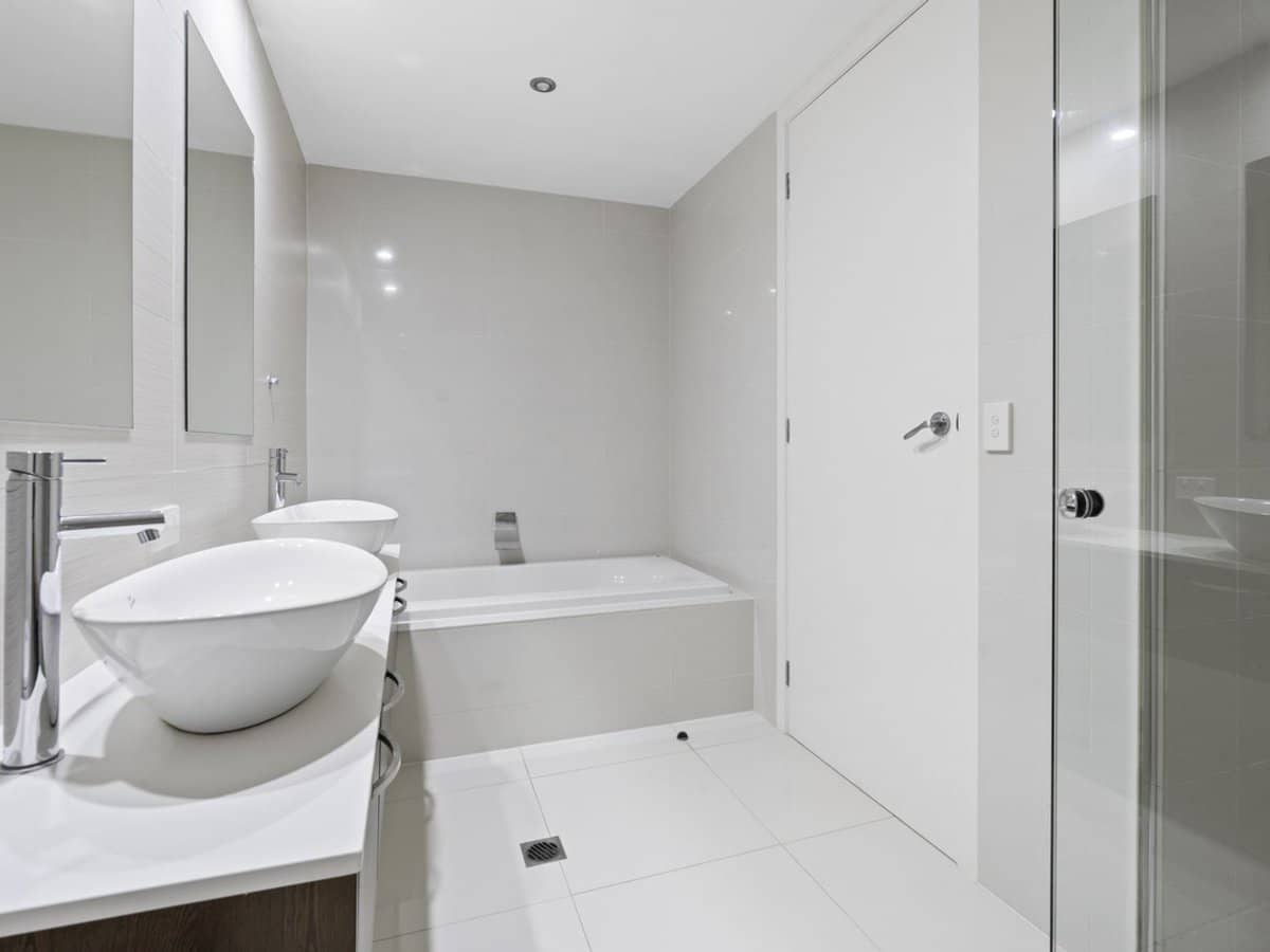 5055 Emerald Island Drive, Carrara - Thumbnail 15