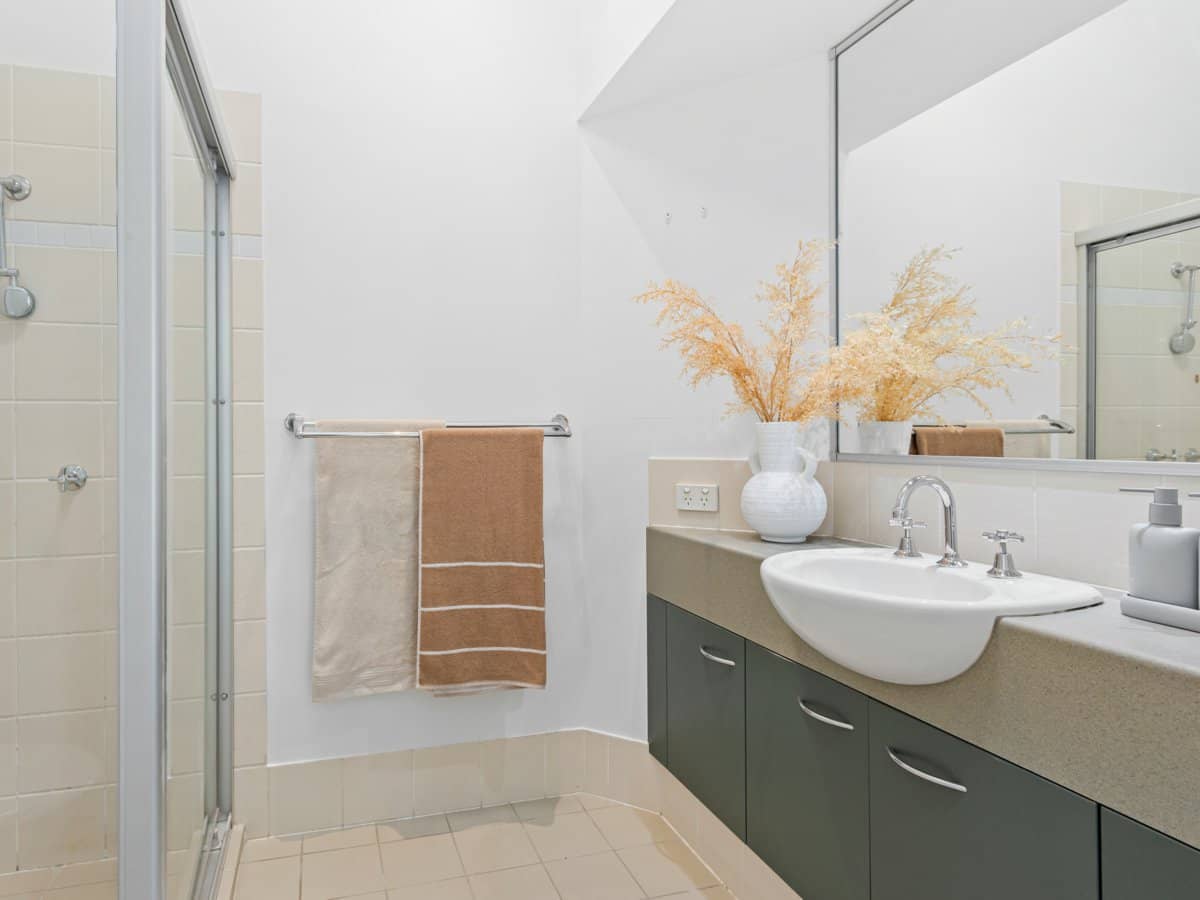 3 Avellino Drive, VARSITY LAKES - Thumbnail 5