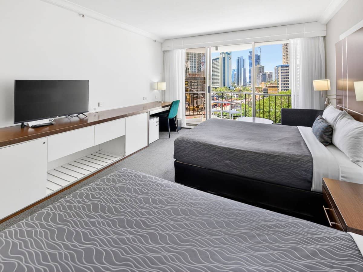 22 View Avenue, Surfers Paradise - Thumbnail 9