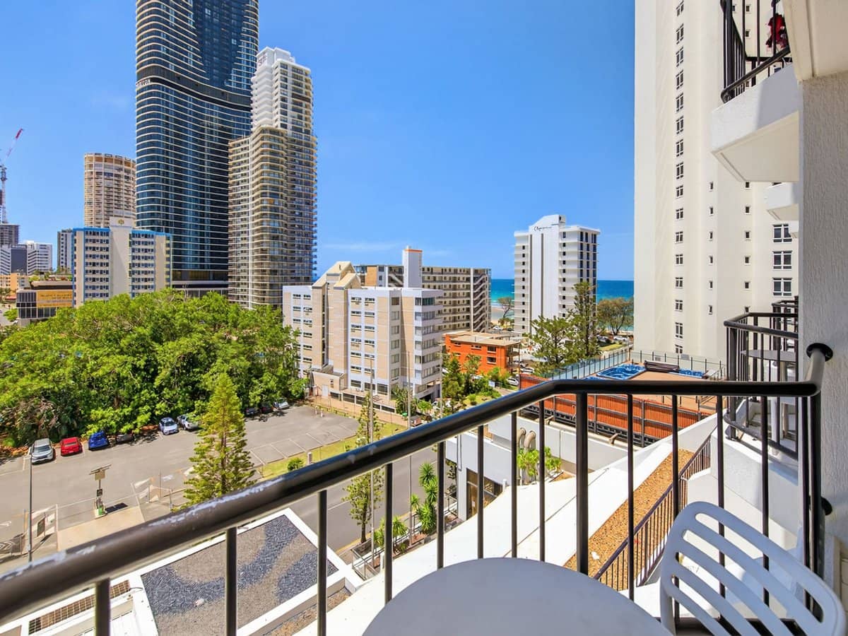 22 View Avenue, Surfers Paradise - Thumbnail 6
