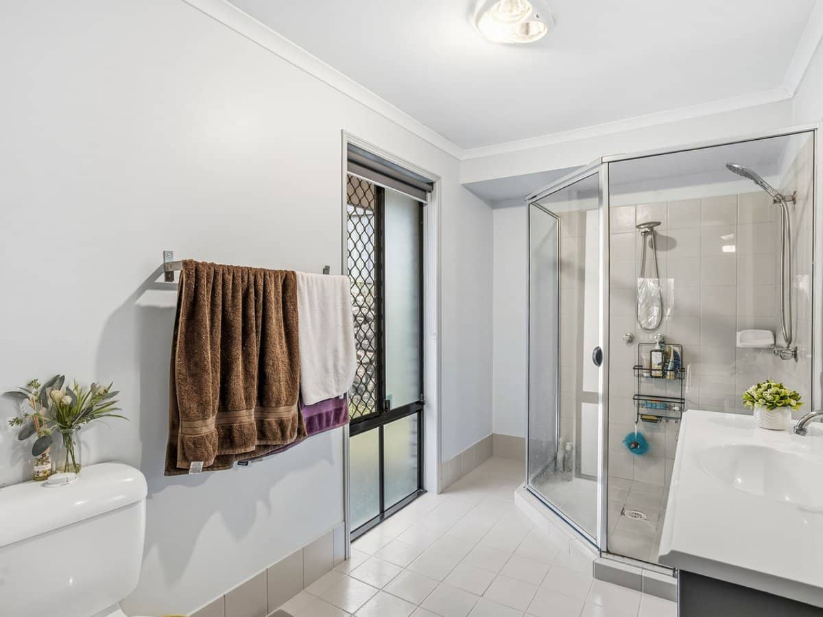 20 Kosrae Street, Pacific Pines - Thumbnail 12