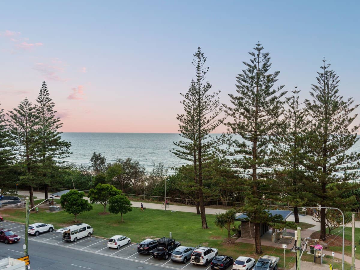 82 The Esplanade, Burleigh Heads - Thumbnail 9