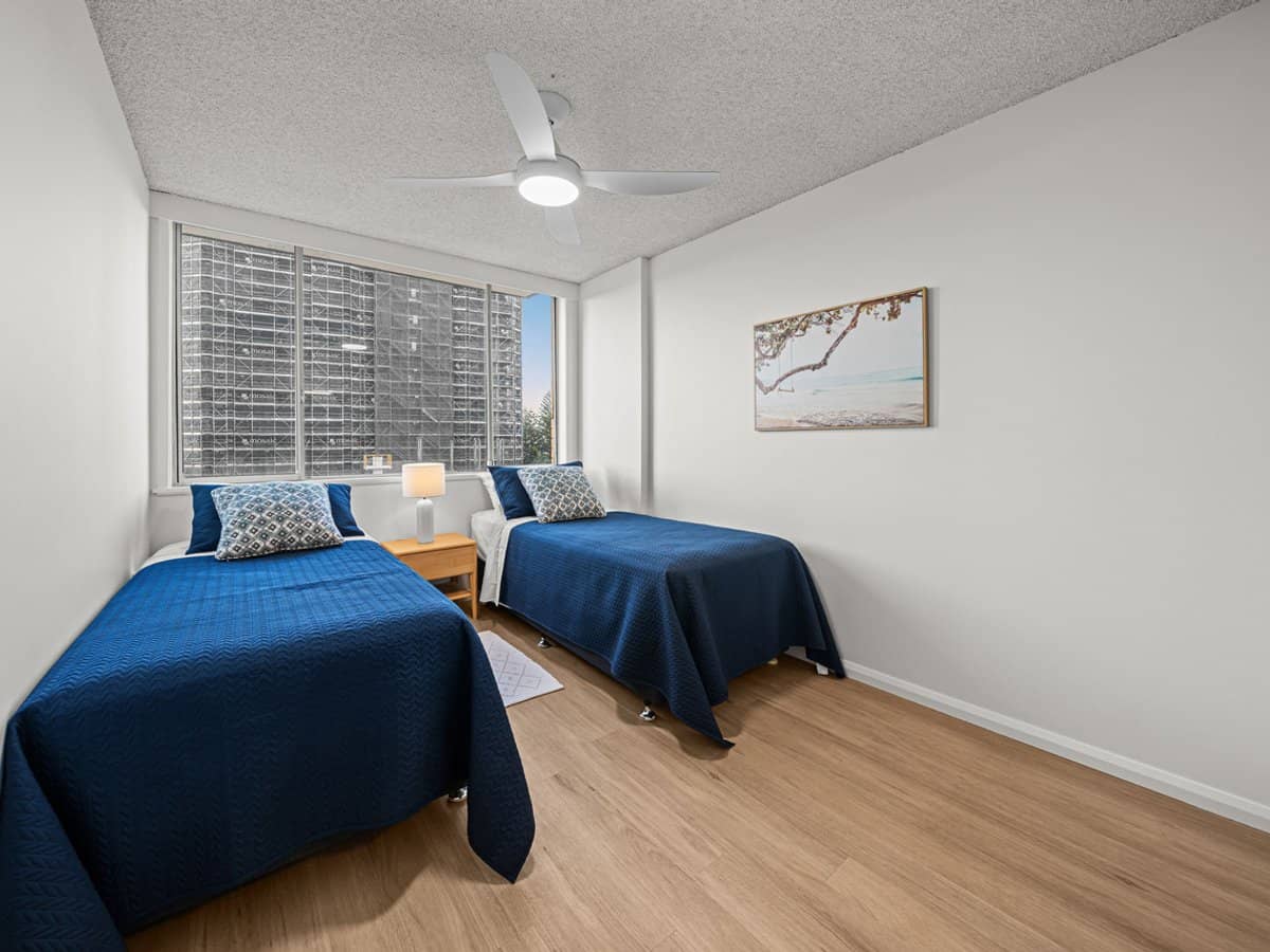 82 The Esplanade, Burleigh Heads - Thumbnail 14