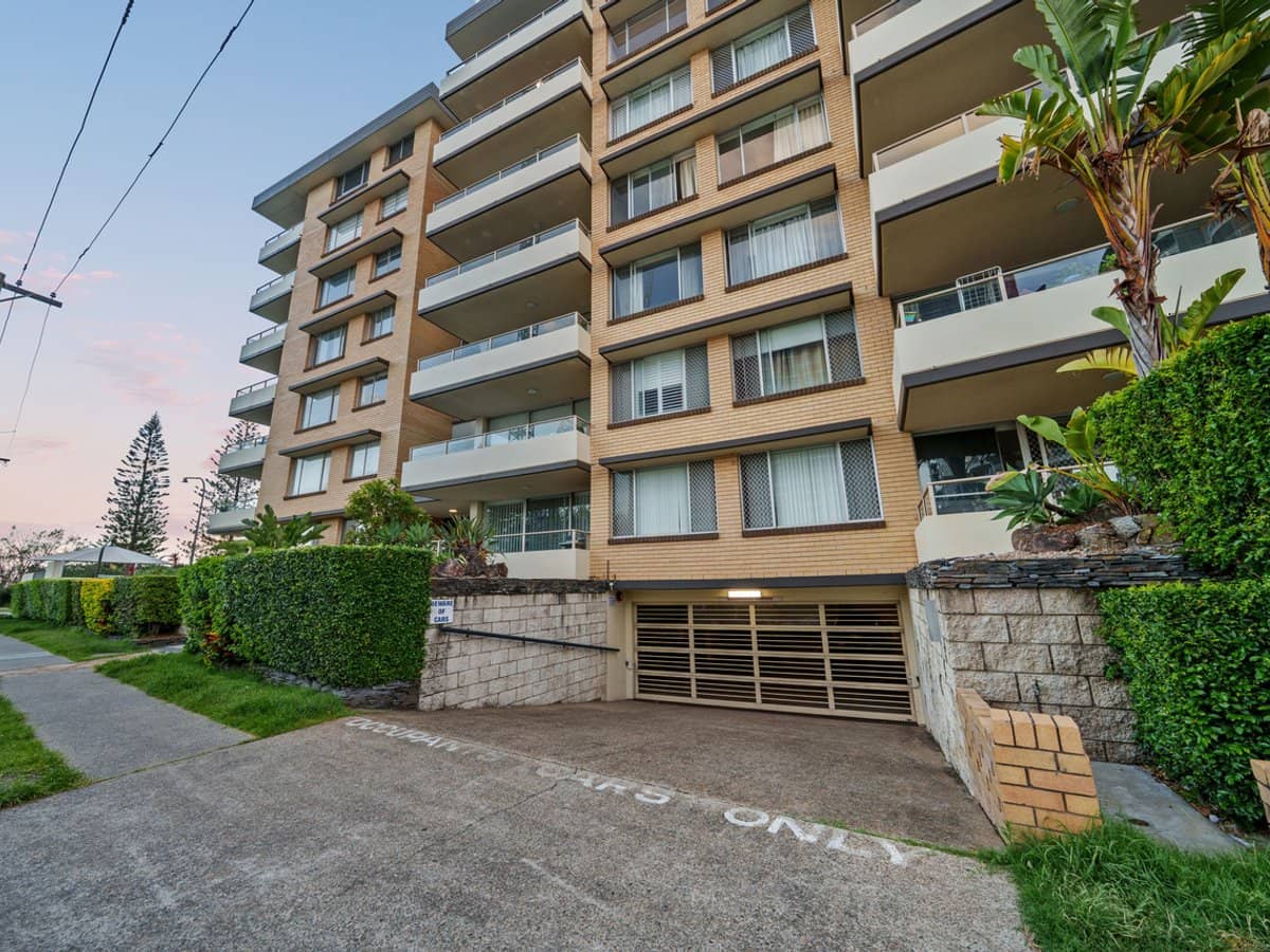82 The Esplanade, Burleigh Heads - Thumbnail 19