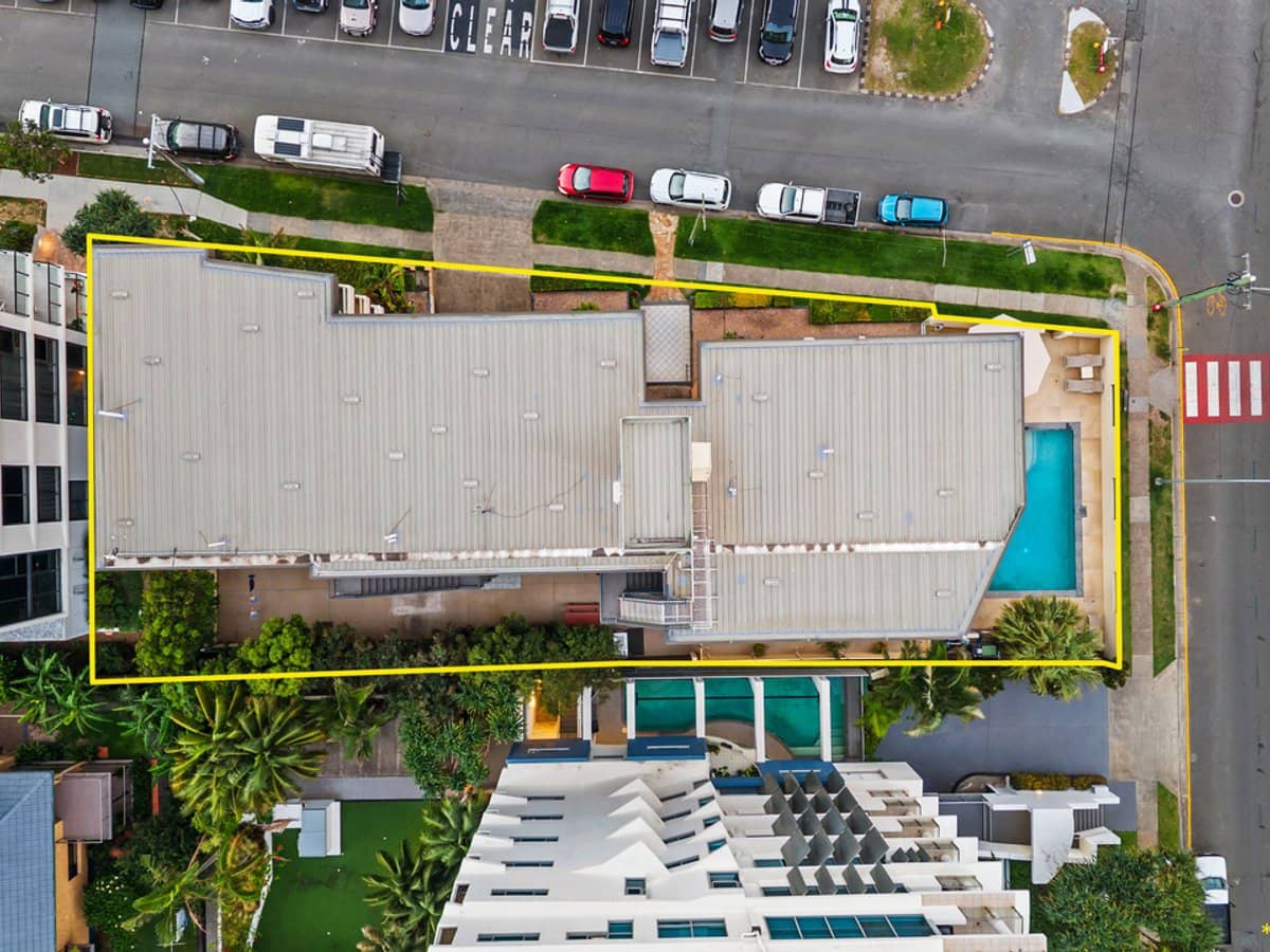 82 The Esplanade, Burleigh Heads - Thumbnail 20