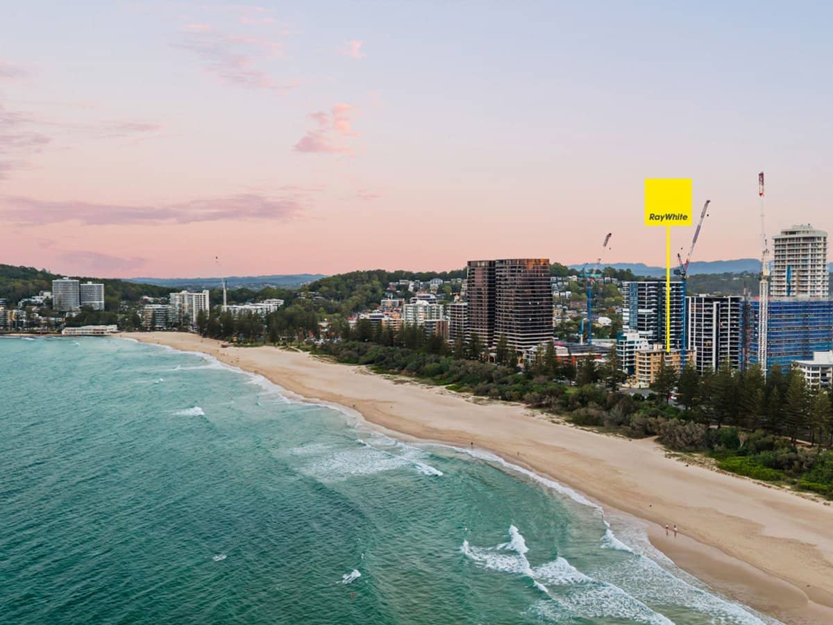 82 The Esplanade, Burleigh Heads - Thumbnail 22