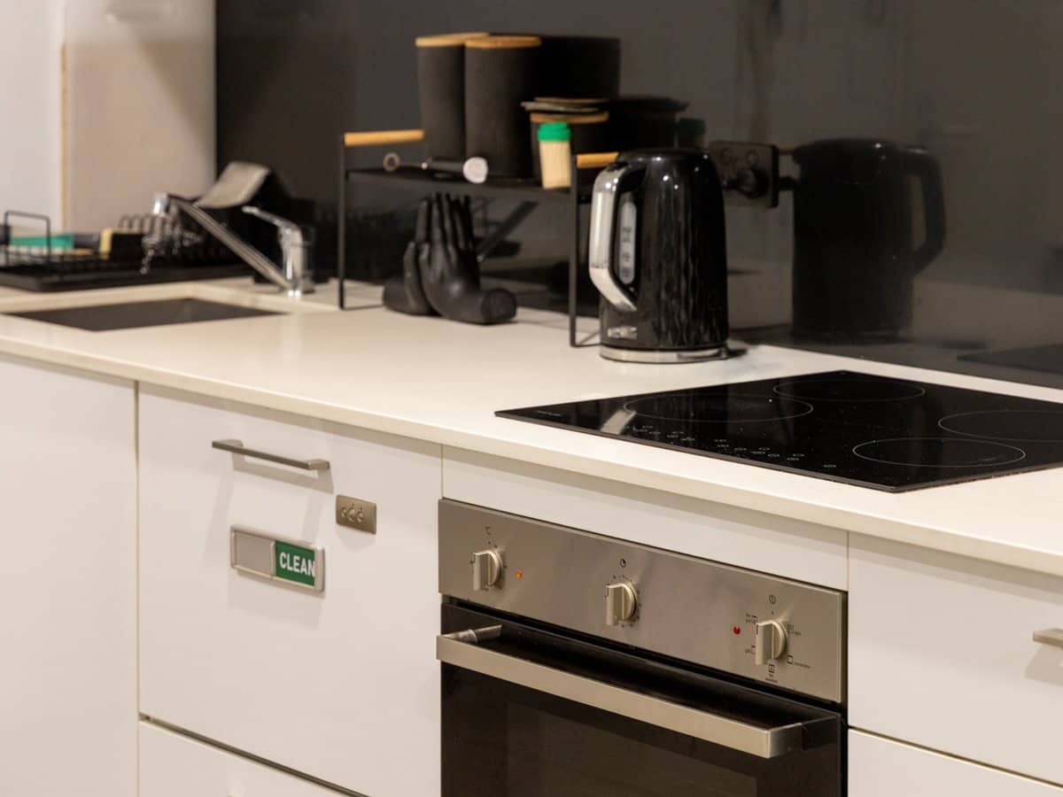 6-8 Waterford Court, BUNDALL - Thumbnail 3