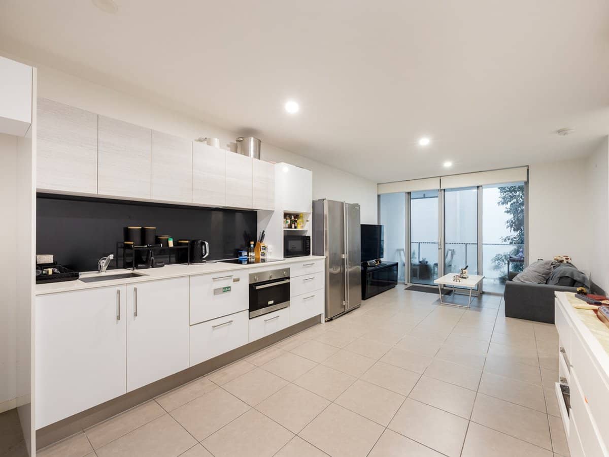 6-8 Waterford Court, BUNDALL - Thumbnail 10