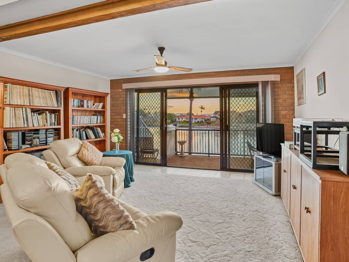 17-21 Duet Drive, Mermaid Waters - Thumbnail 4