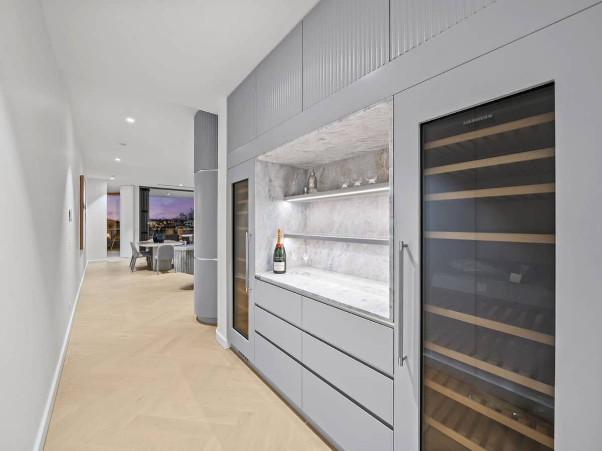 107 Stanhill Drive, Surfers Paradise - Thumbnail 4