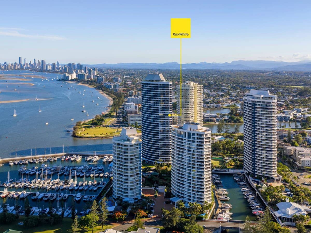 17 Bayview Street, Runaway Bay - Thumbnail 1