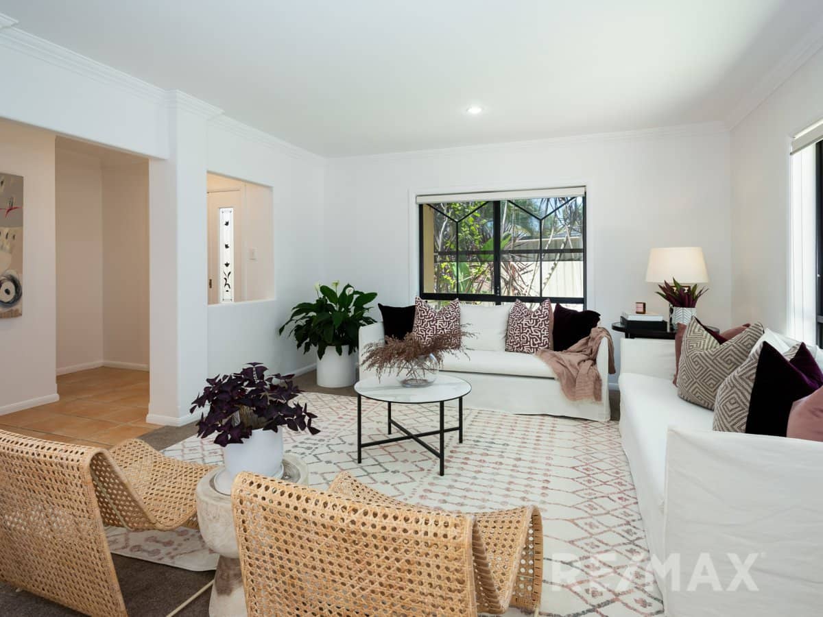 21 Fiddlewood Place, REEDY CREEK - Thumbnail 5