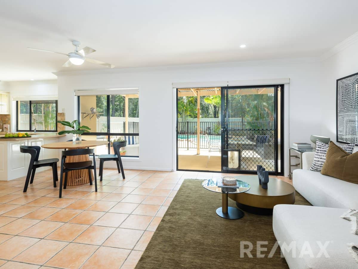 21 Fiddlewood Place, REEDY CREEK - Thumbnail 6