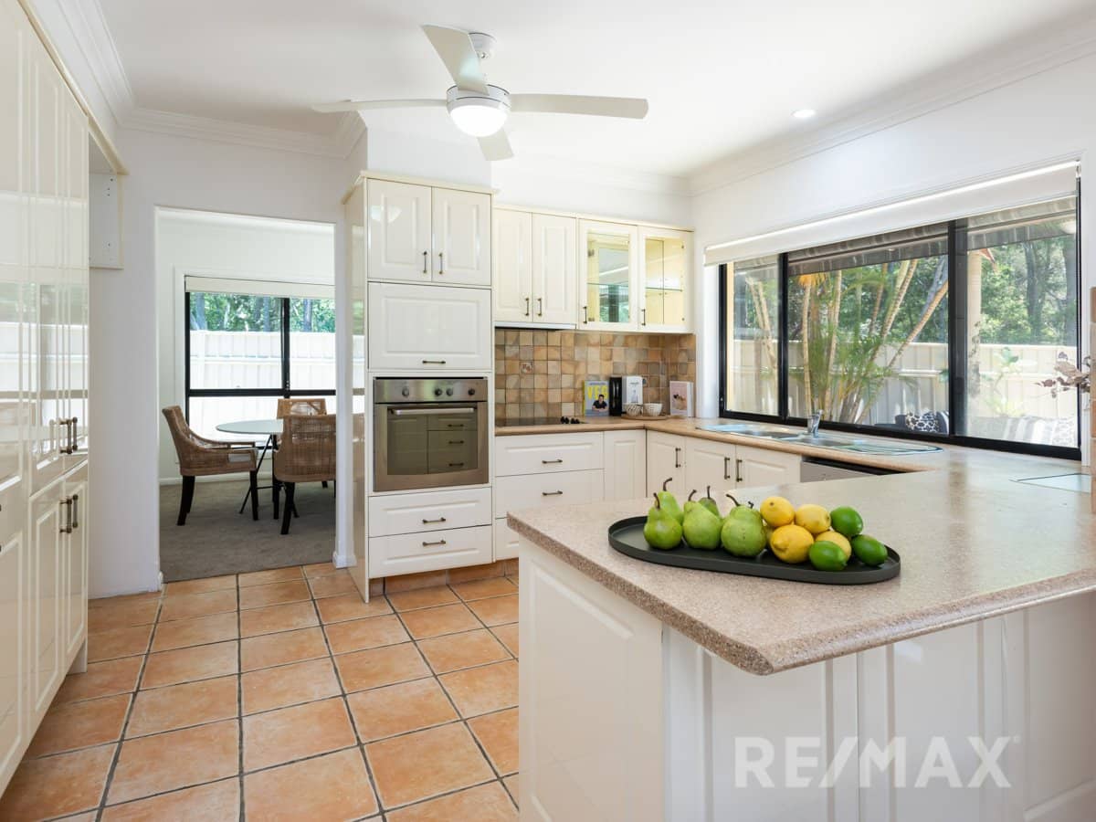 21 Fiddlewood Place, REEDY CREEK - Thumbnail 8