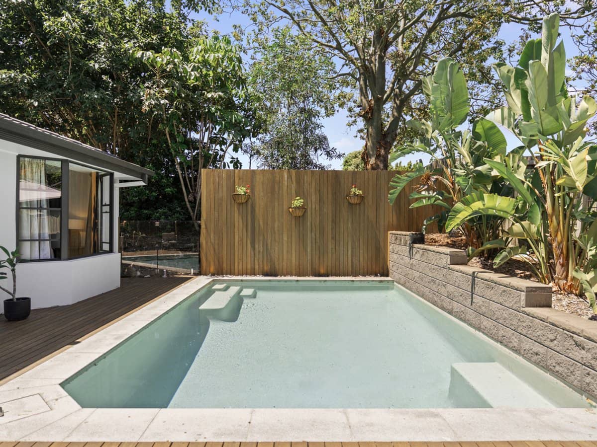 1 Stillwater Crescent, ROBINA - Thumbnail 2