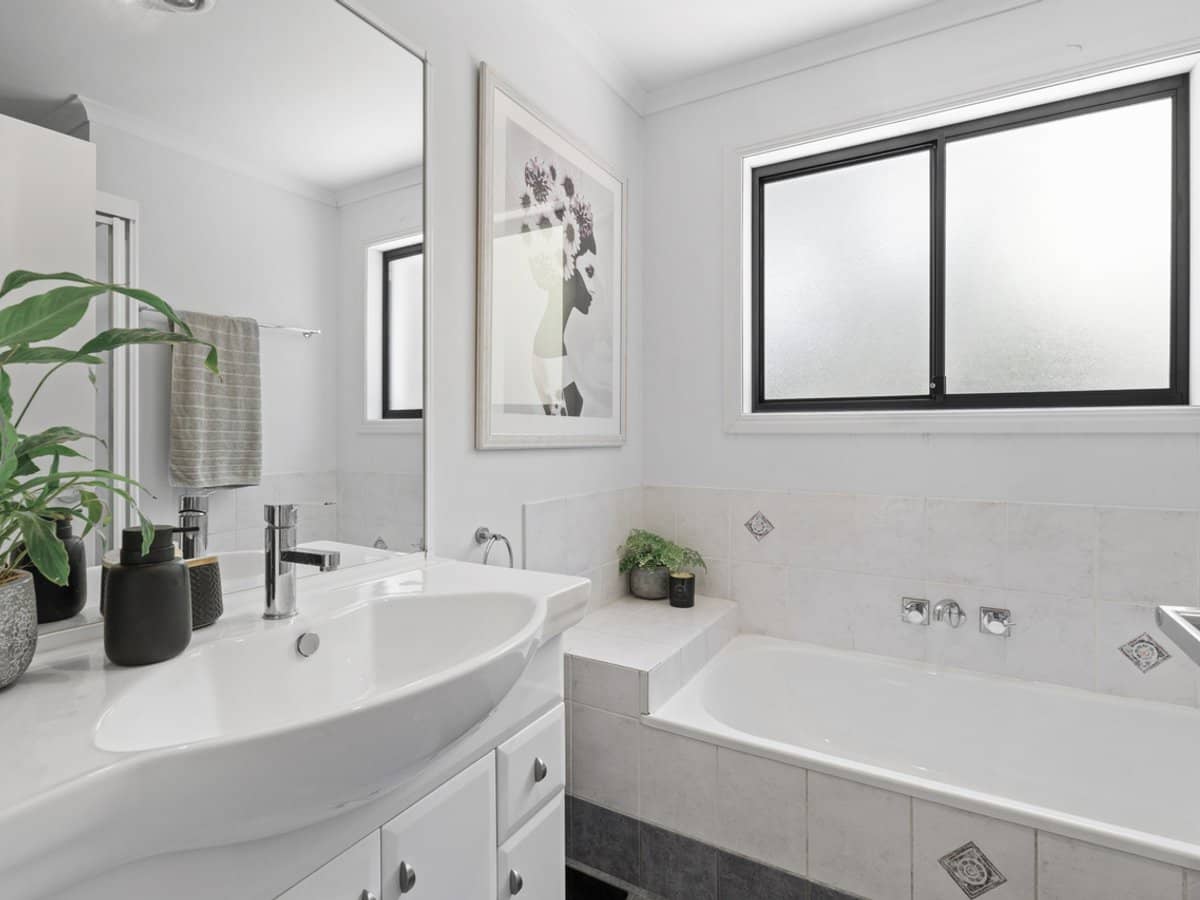 1 Stillwater Crescent, ROBINA - Thumbnail 13