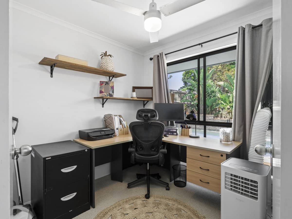 1 Stillwater Crescent, ROBINA - Thumbnail 16