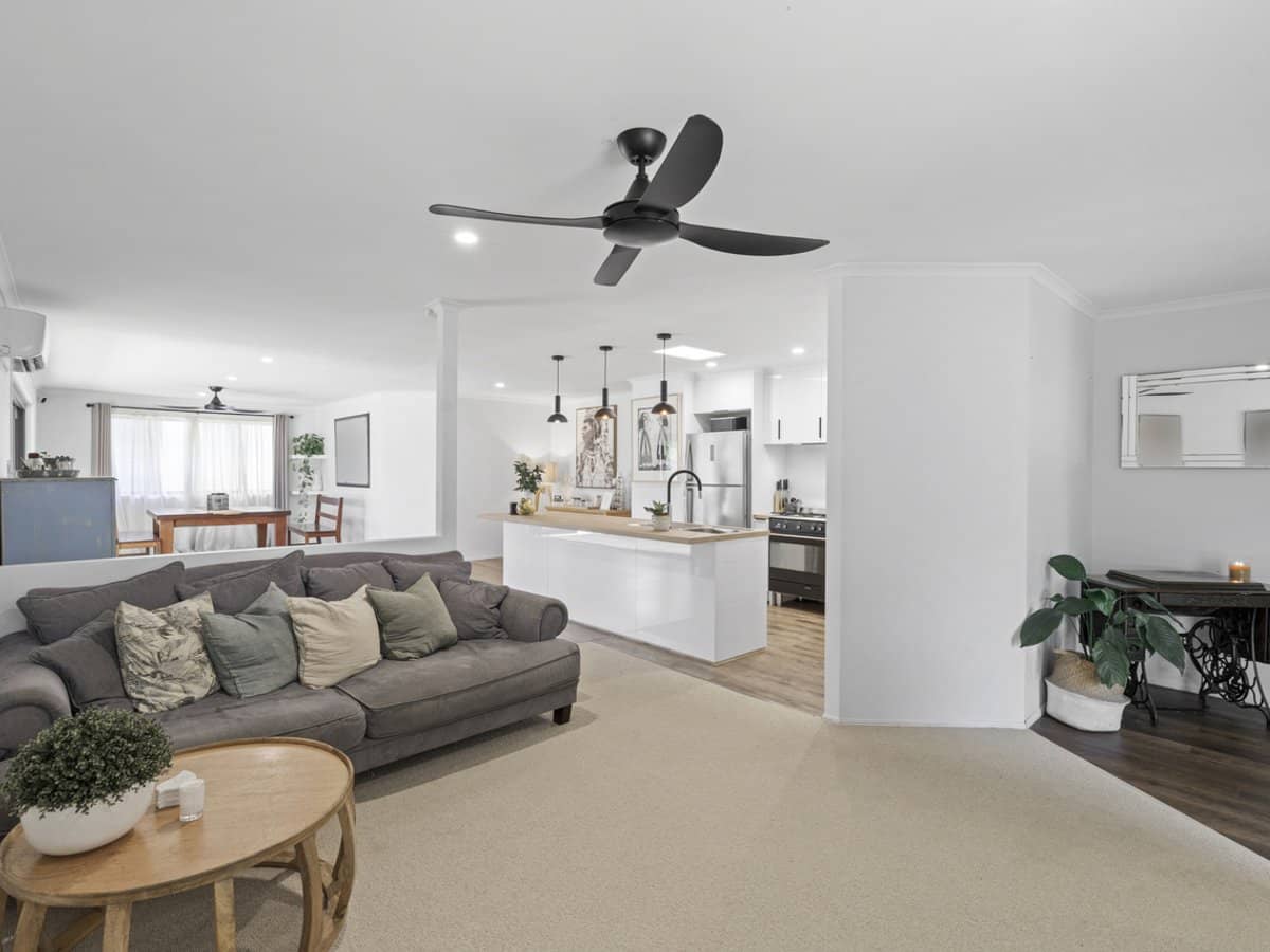 1 Stillwater Crescent, ROBINA - Thumbnail 1