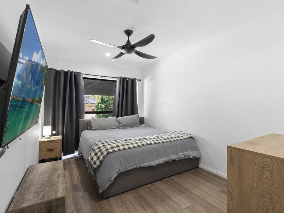 1 Stillwater Crescent, ROBINA - Thumbnail 15