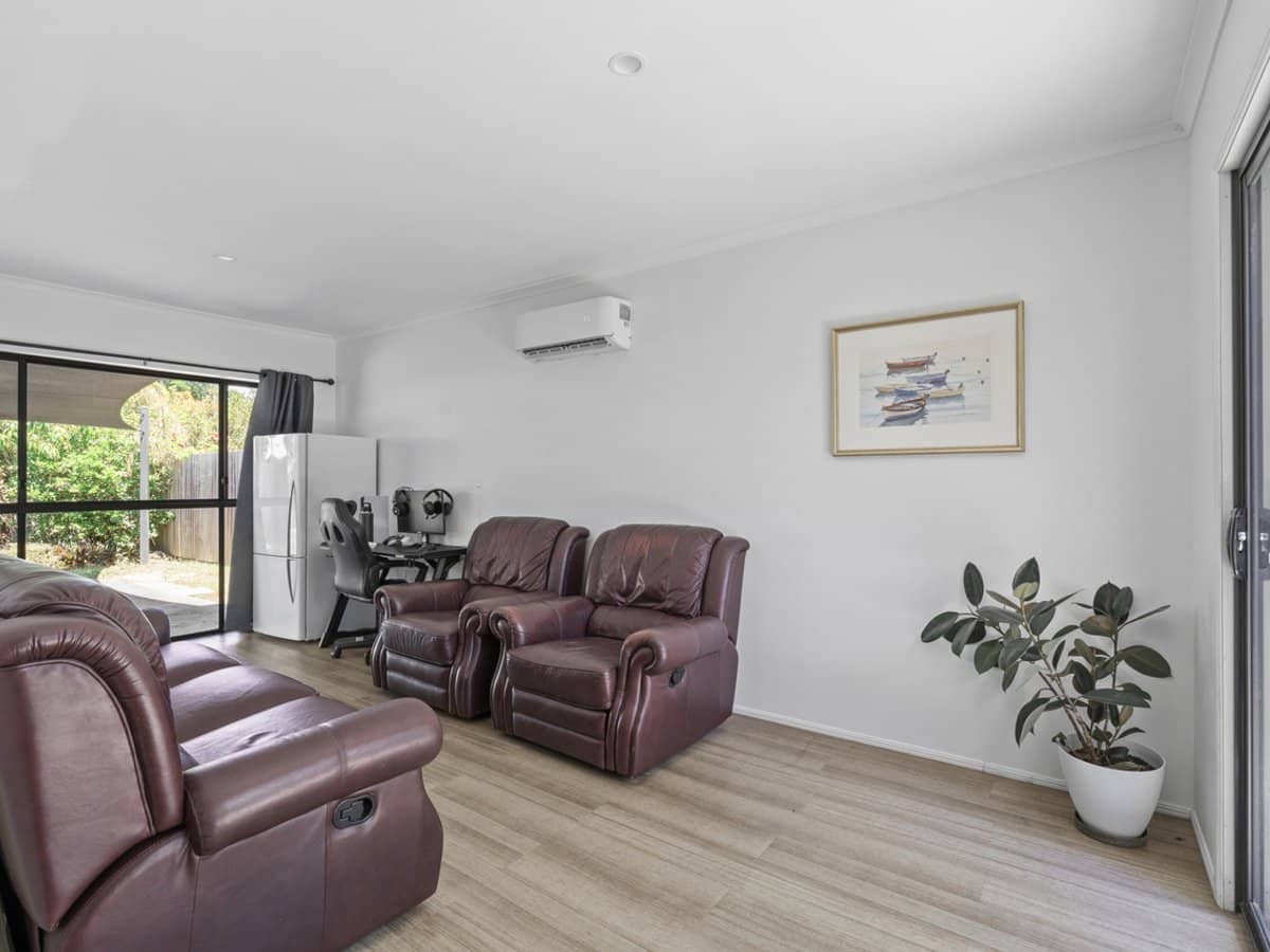 1 Stillwater Crescent, ROBINA - Thumbnail 16