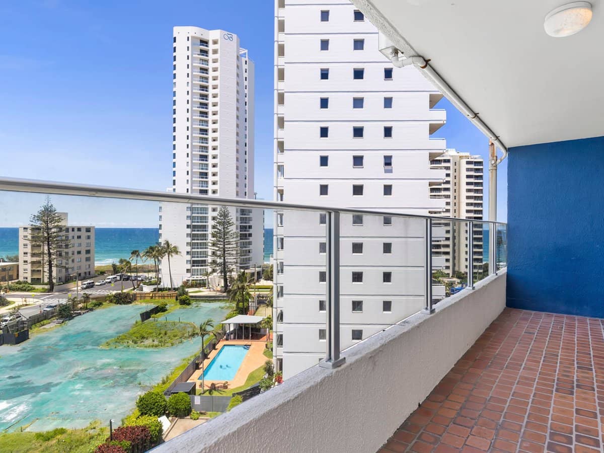 19 Fern Street, SURFERS PARADISE - Thumbnail 4