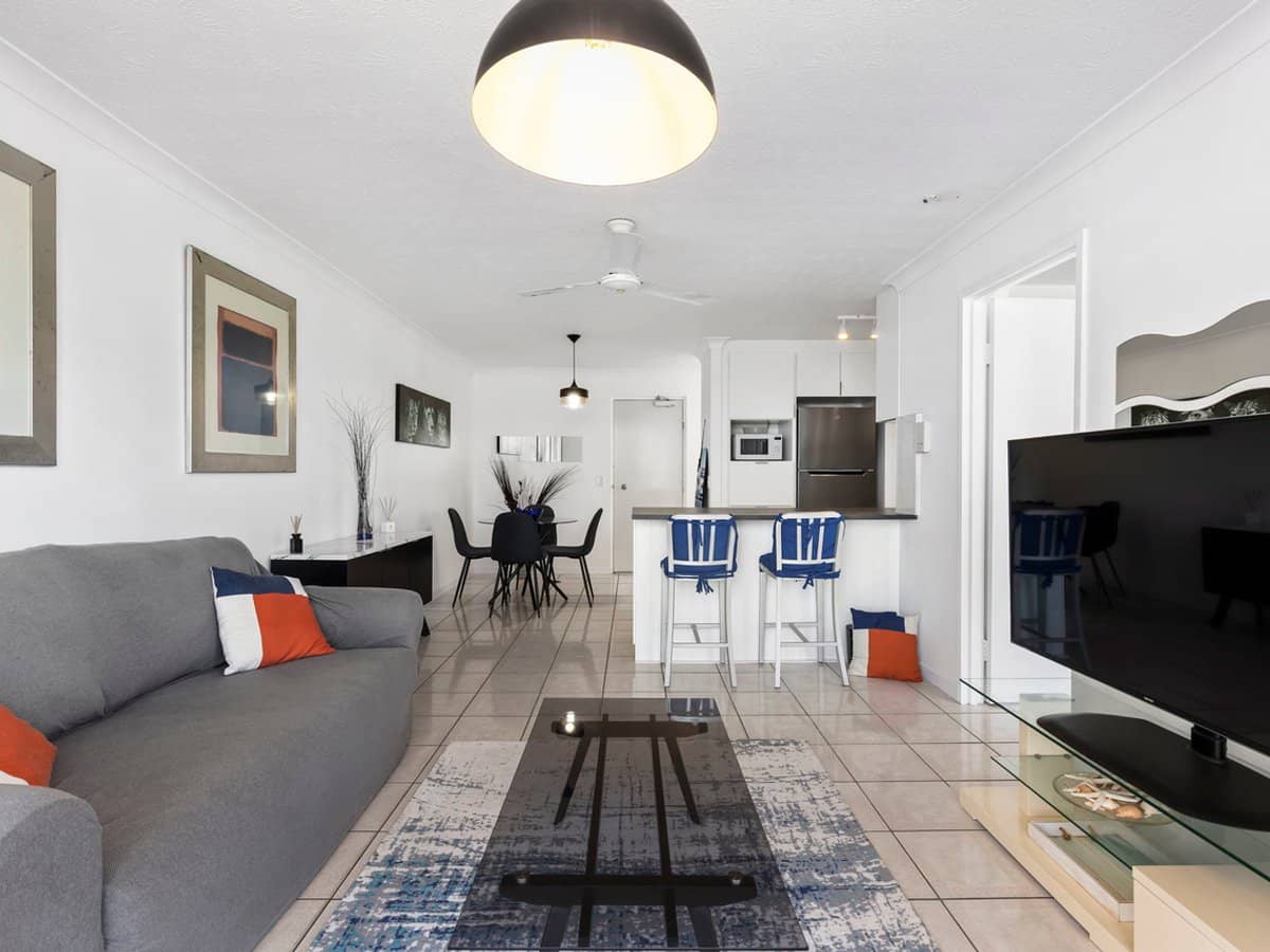 19 Fern Street, SURFERS PARADISE - Thumbnail 8