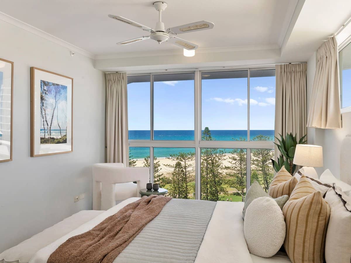 62-66 Marine Parade, COOLANGATTA - Thumbnail 3