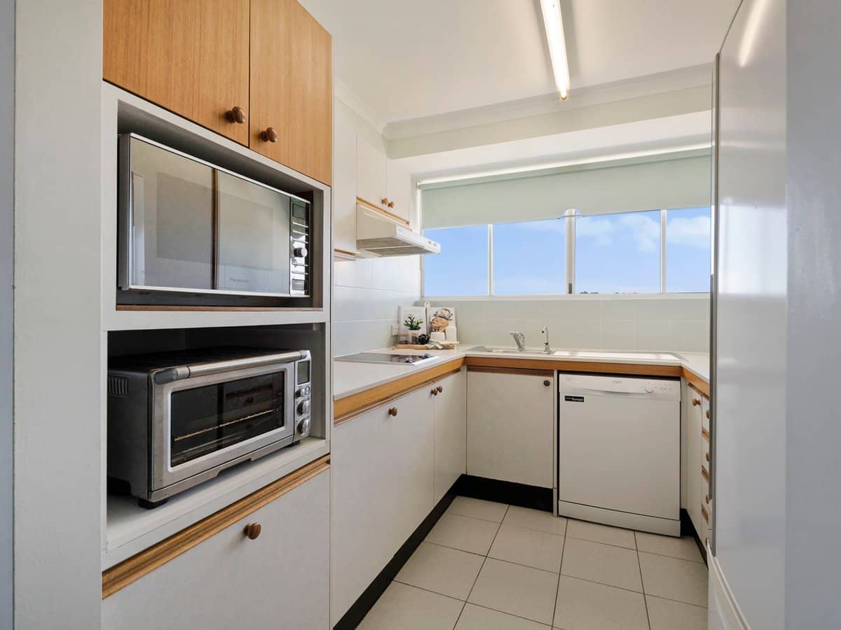 62-66 Marine Parade, COOLANGATTA - Thumbnail 7
