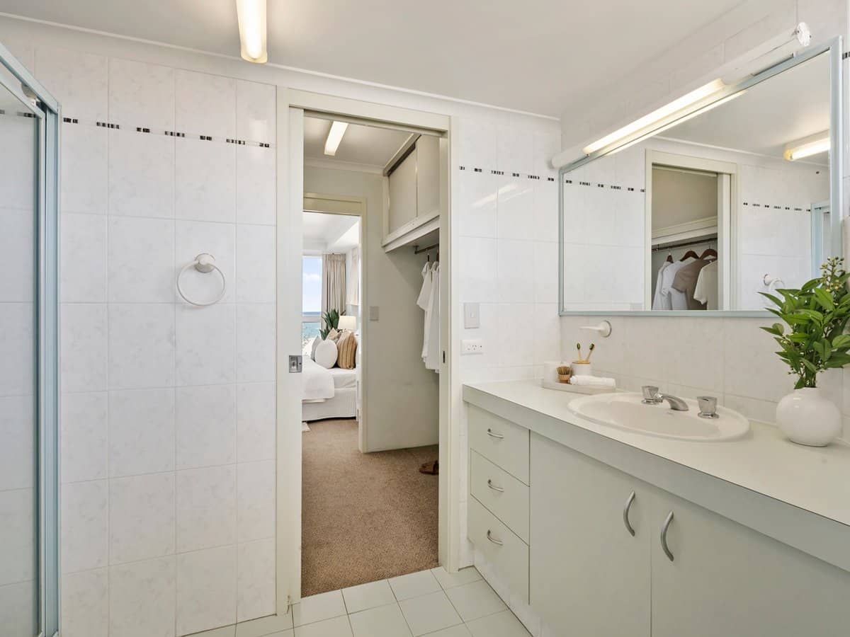 62-66 Marine Parade, COOLANGATTA - Thumbnail 12