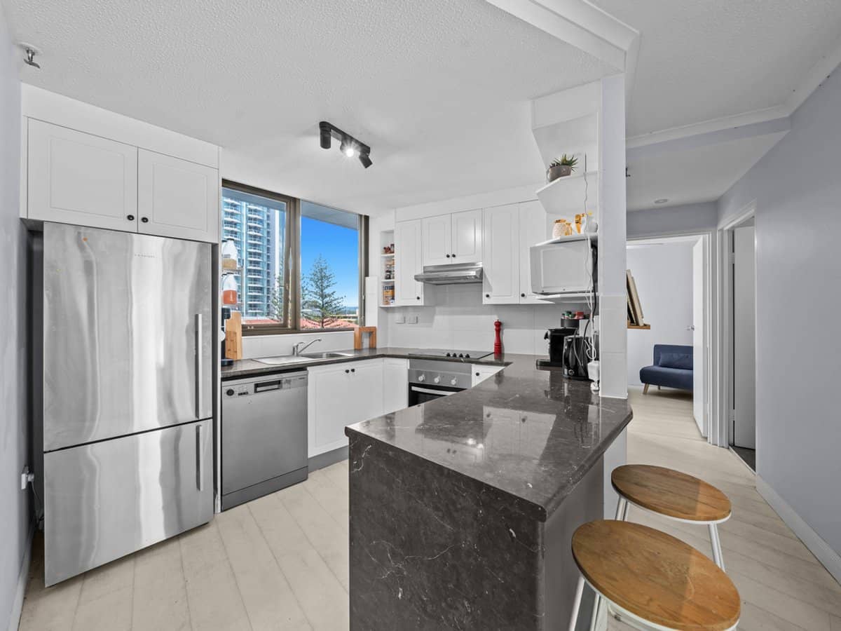 9 Trickett Street, Surfers Paradise - Thumbnail 8
