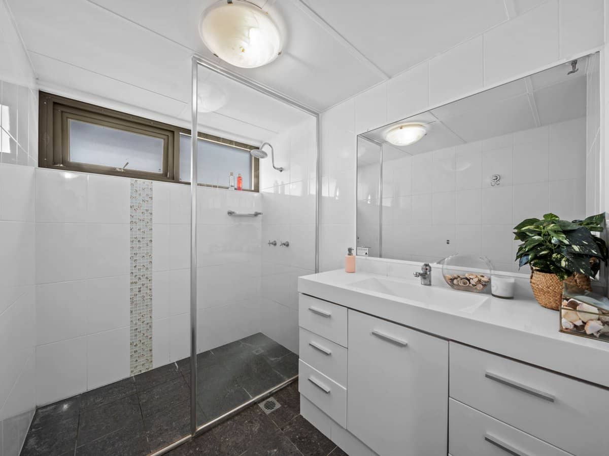 9 Trickett Street, Surfers Paradise - Thumbnail 18