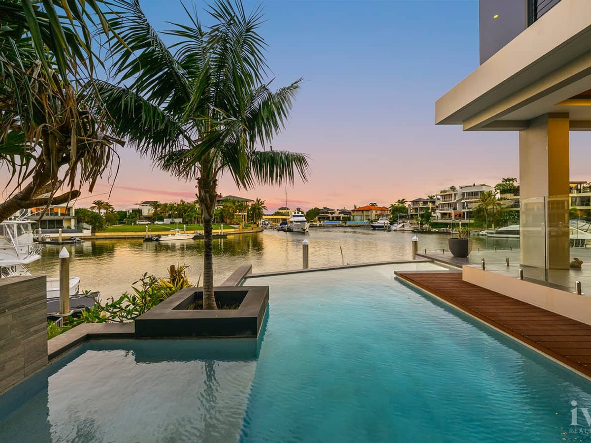 20 Hampton Court, Sovereign Islands - Thumbnail 2