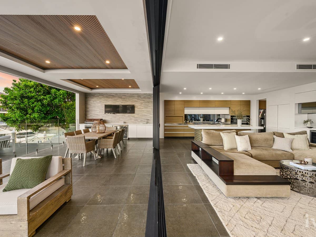 20 Hampton Court, Sovereign Islands - Thumbnail 7