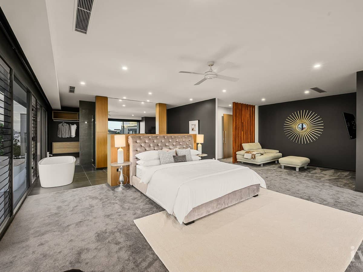 20 Hampton Court, Sovereign Islands - Thumbnail 16