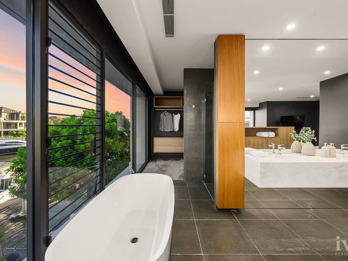 20 Hampton Court, Sovereign Islands - Thumbnail 17