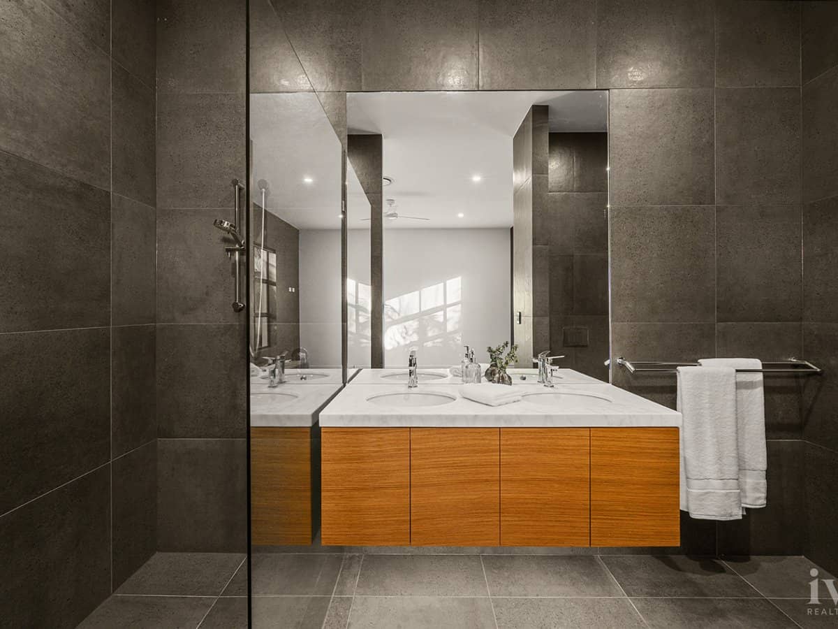 20 Hampton Court, Sovereign Islands - Thumbnail 22