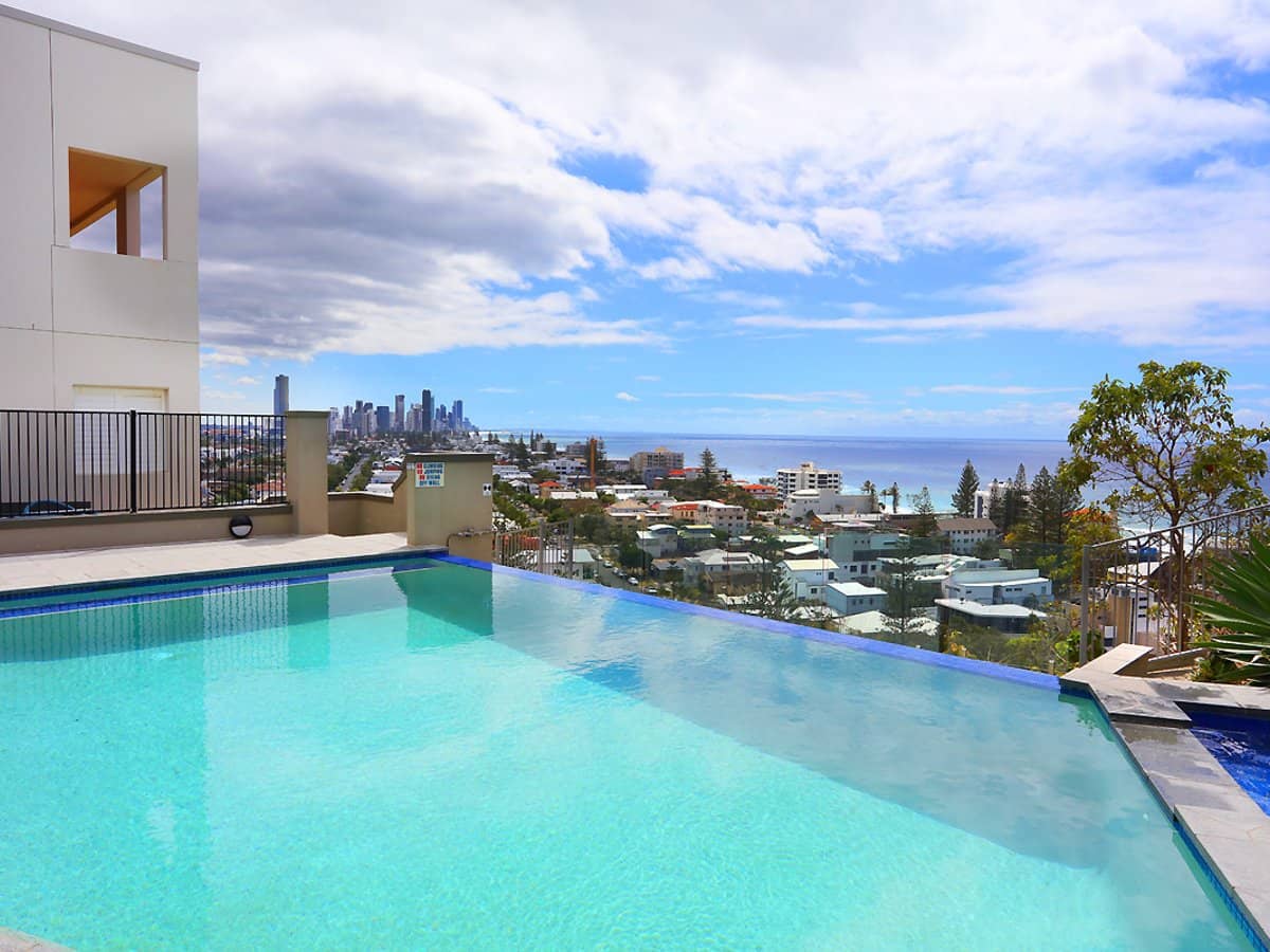 1 GREAT HALL Drive, MIAMI - Thumbnail 1