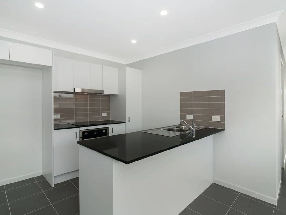 11 Tranquillity Way, EAGLEBY - Thumbnail 3