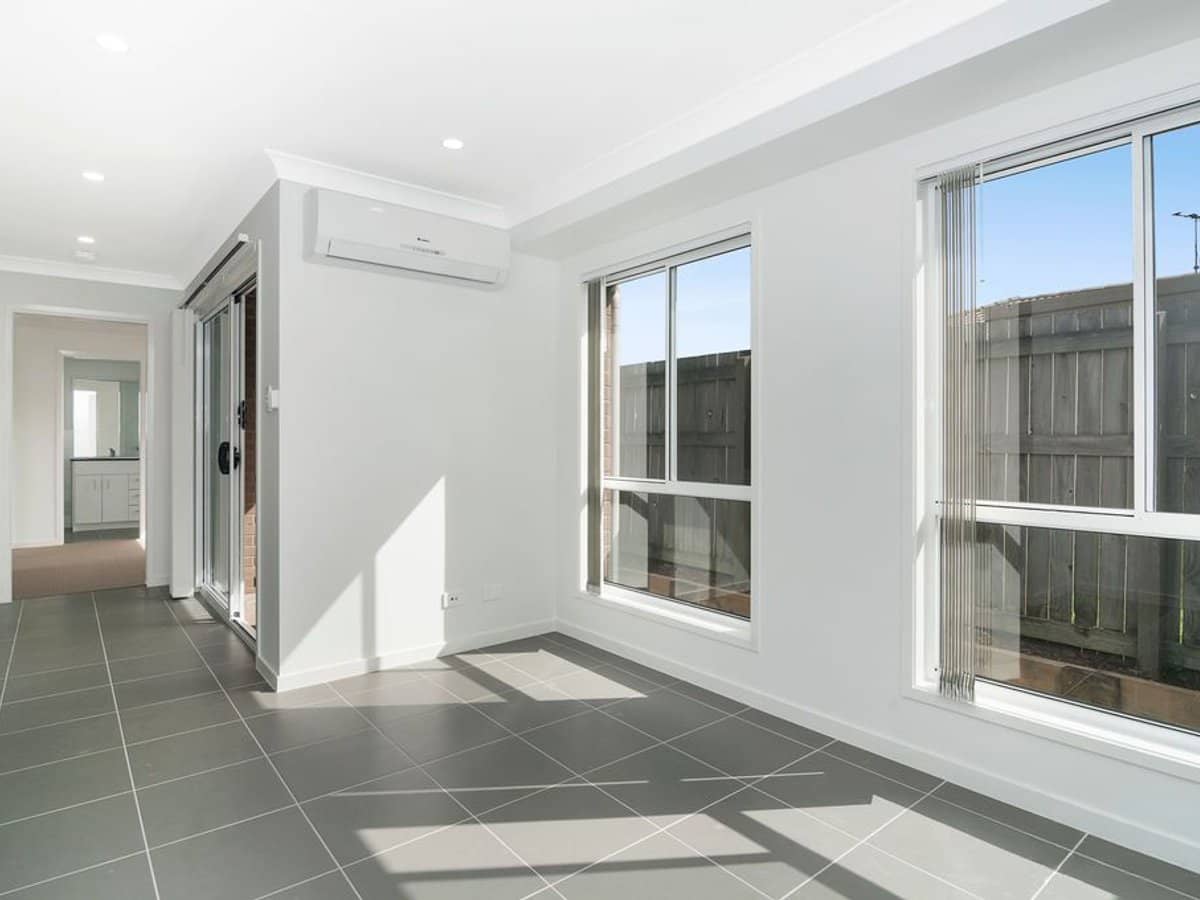 11 Tranquillity Way, EAGLEBY - Thumbnail 7