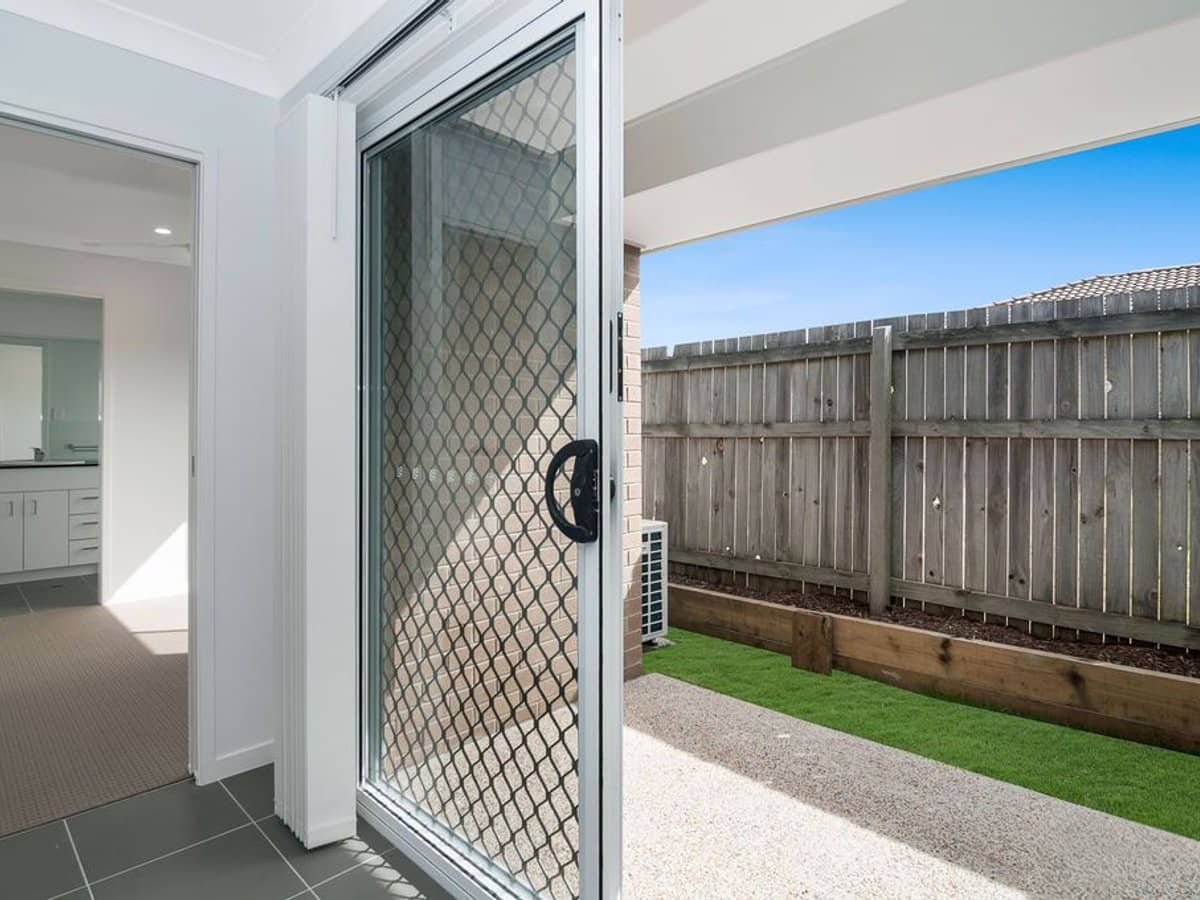 11 Tranquillity Way, EAGLEBY - Thumbnail 8