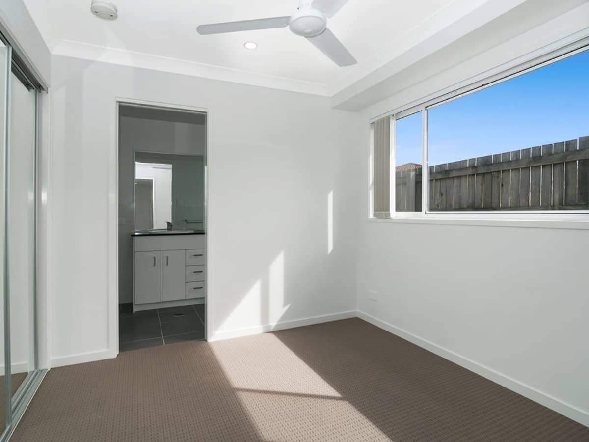 11 Tranquillity Way, EAGLEBY - Thumbnail 9