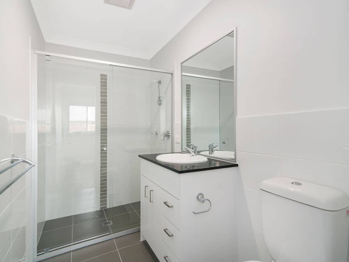 11 Tranquillity Way, EAGLEBY - Thumbnail 13