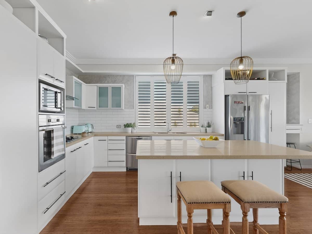 6009 The Boulevard, BENOWA - Thumbnail 3