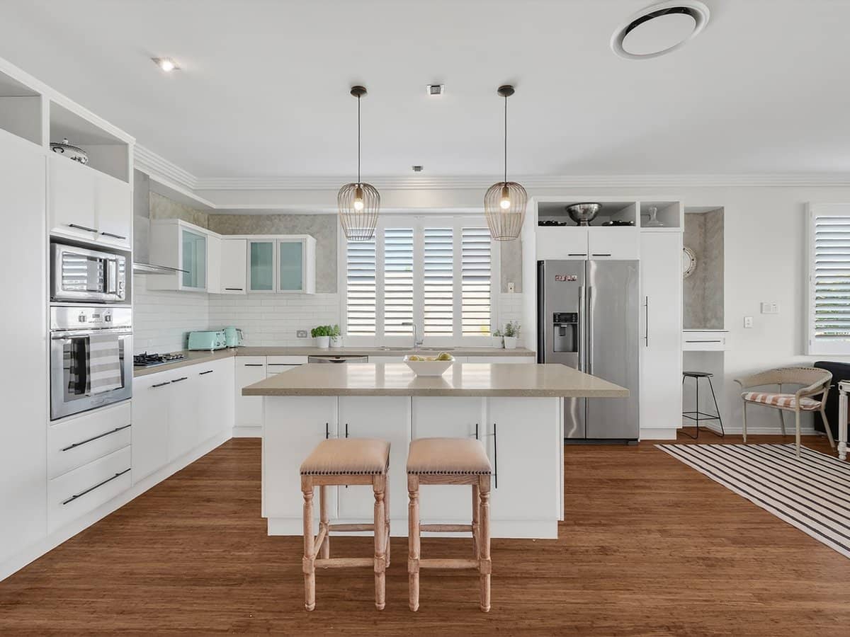 6009 The Boulevard, BENOWA - Thumbnail 4